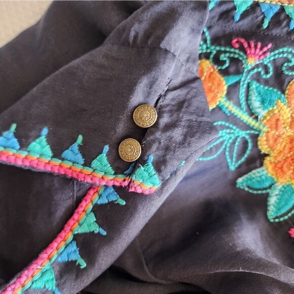John Mark Black Embellished Tunic with Three-Quarter Sleeves Embroidery - Picture 10 of 10